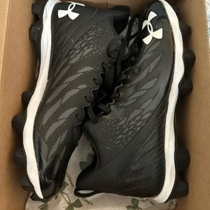 Size 7 Men’s Footcball Cleats